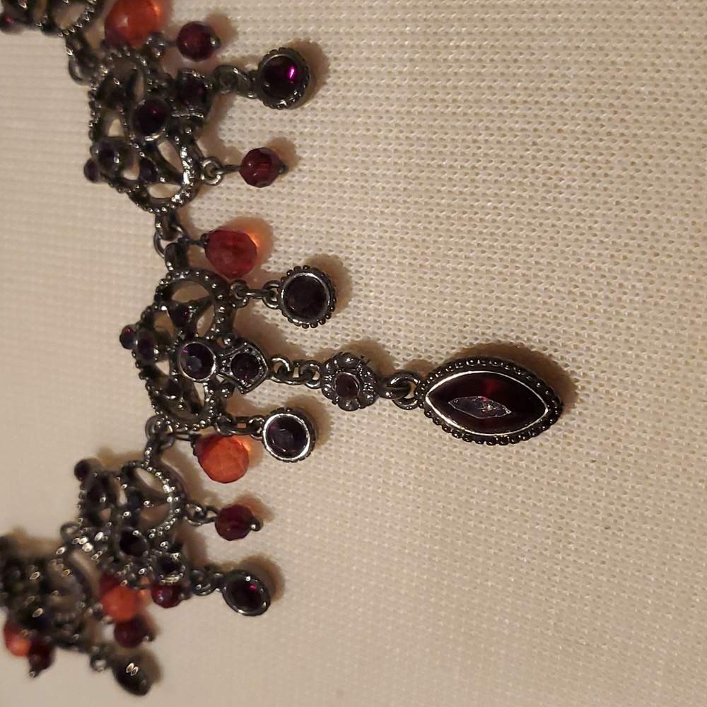 Red necklace - Picture 2 of 5